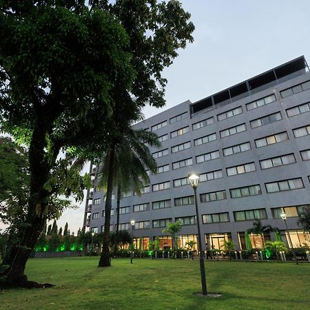 Riviera Royal Hotel Conakry Exterior photo